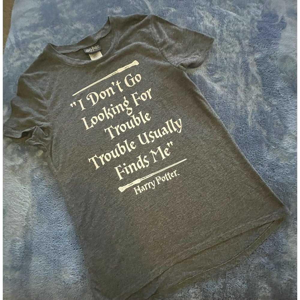 Harry‎ Potter Women’s Gray T-shirt Shirt Soft Trouble Size M
